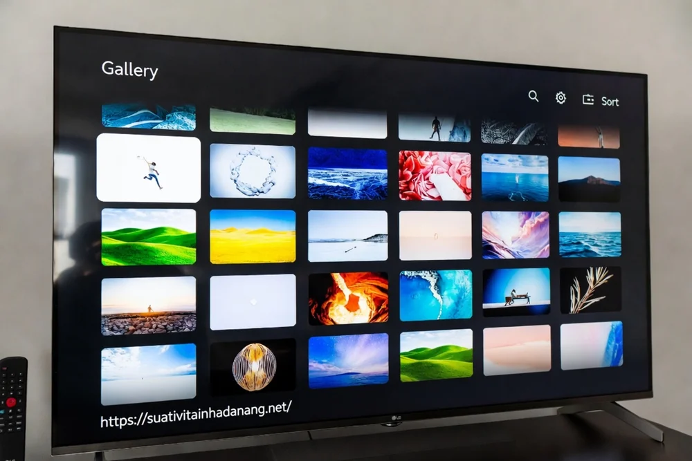 Cách Thay Đổi Hình Nền Tivi LG Đẹp Mắt, Tối Ưu Màn Hình 3 Ảnh chụp giao diện Gallery trên LG WebOS 23
